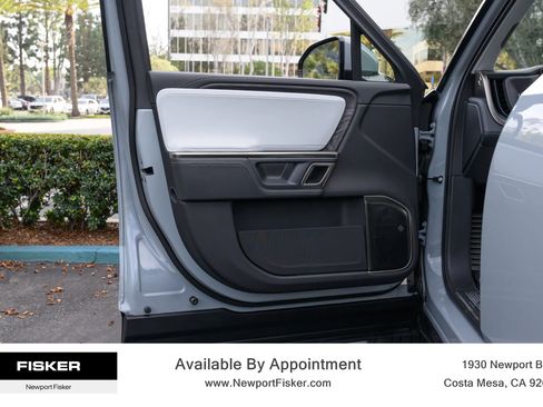 Used 2024 Rivian R1T Adventure image 11