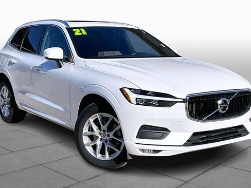 Used 2021 Volvo XC60 T5 Momentum image 3