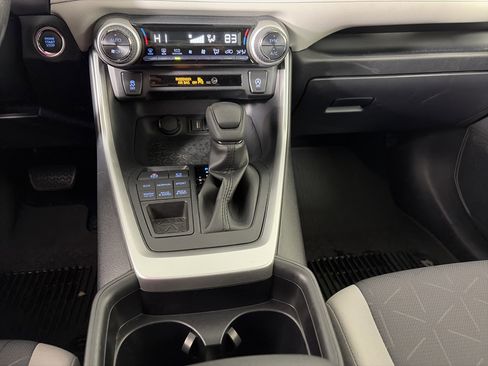 Used 2020 Toyota RAV4 XLE image 32