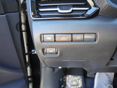 Used 2025 Nissan Sentra SR w/ SR Premium Package FWD image 23
