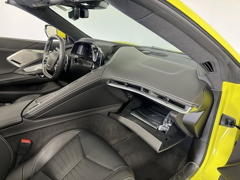 Used 2022 Chevrolet Corvette Stingray Premium Conv w/ Z51 Performance Package image 38