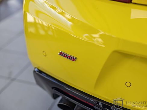 Used 2018 Chevrolet Camaro SS RWD image 13
