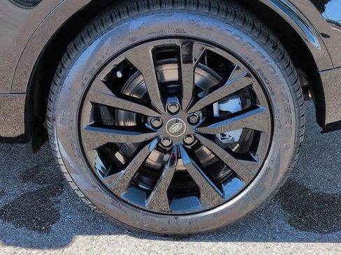 New 2026 Land Rover Discovery Limited Edition image 13