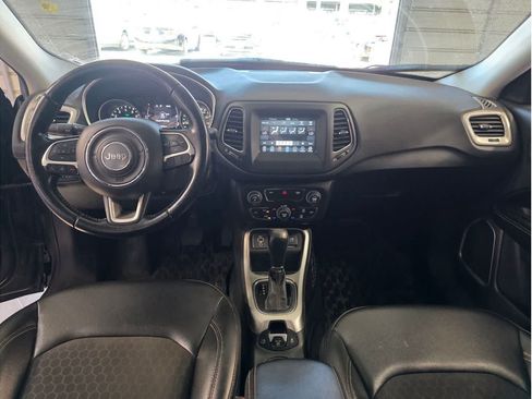 Used 2020 Jeep Compass Latitude FWD image 18