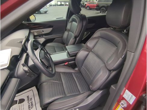 Used 2024 Lincoln Nautilus Reserve w/ Equipment Group 203A image 11