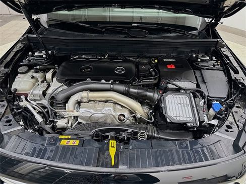 Certified 2025 Mercedes-Benz GLB 250 4MATIC image 30