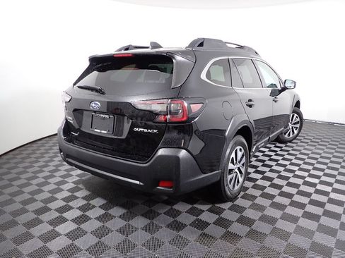 Used 2023 Subaru Outback Premium AWD/4WD image 17