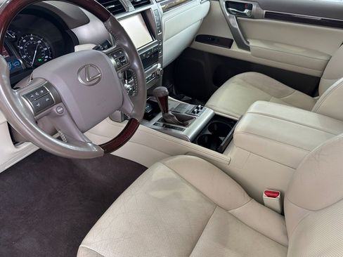 Used 2019 Lexus GX 460 Premium w/ Premium Package AWD/4WD image 11
