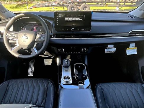 New 2025 Mitsubishi Outlander SEL image 5