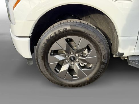 Certified 2024 Ford F150 Lightning Lariat image 9