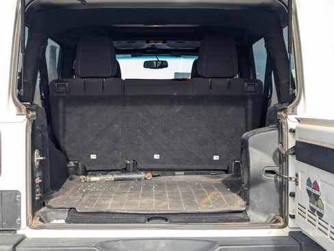 Used 2014 Jeep Wrangler Unlimited Rubicon w/ Connectivity Group image 28