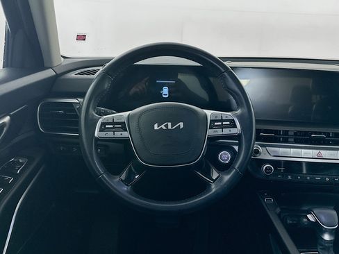 Used 2025 Kia Telluride S FWD image 18