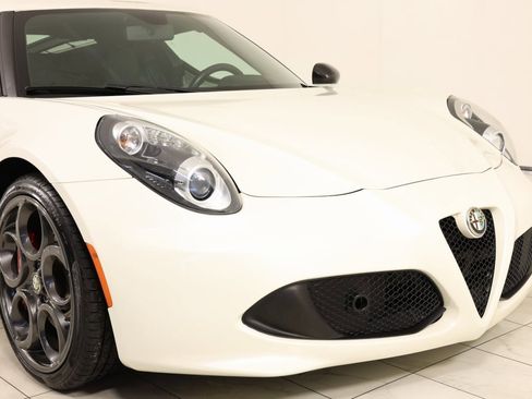 Used 2015 Alfa Romeo 4C Coupe w/ Leather Interior Group image 27