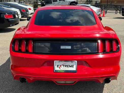Used 2015 Ford Mustang Coupe RWD image 5
