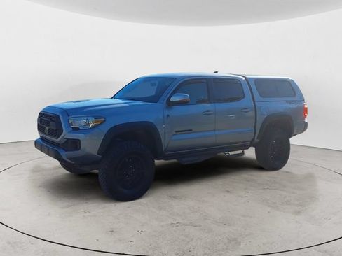 Used 2018 Toyota Tacoma TRD Off-Road w/ Technology Package AWD/4WD image 1