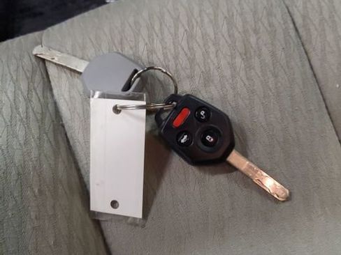 Used 2010 Subaru Legacy 2.5i Premium image 30