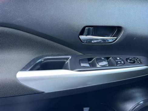 Used 2020 Nissan Kicks SV image 13