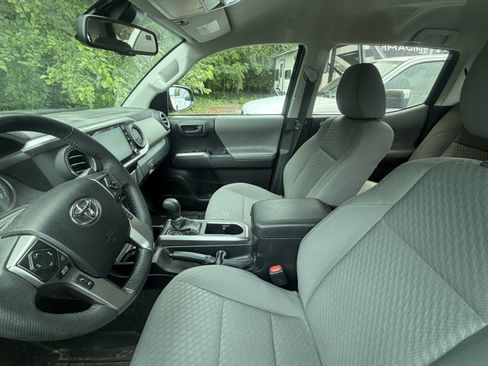 Used 2023 Toyota Tacoma SR5 w/ Technology Package AWD/4WD image 5