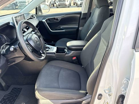 Used 2024 Toyota RAV4 LE AWD/4WD image 11