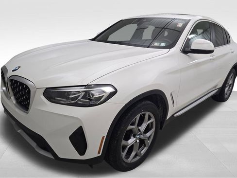 Certified 2025 BMW X4 xDrive30i w/ Premium Package image 5