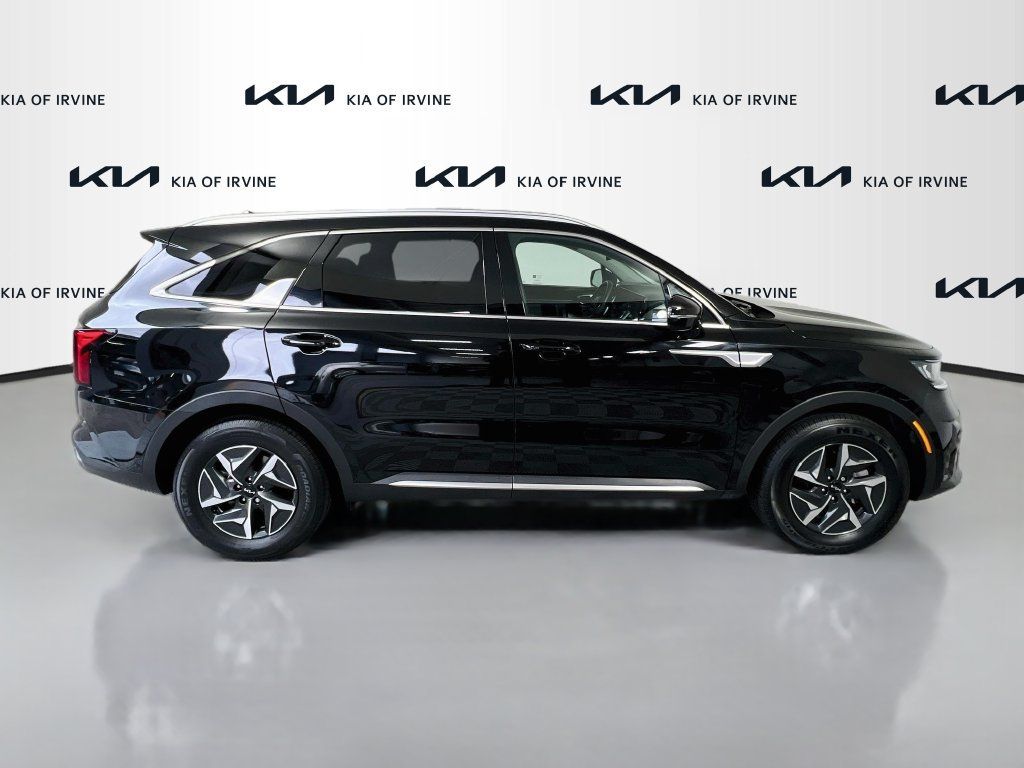 Certified 2023 Kia Sorento EX w/ Panoramic Sunroof Package FWD image 10