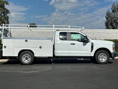 New 2025 Ford F350 XL w/ XL Chrome Package