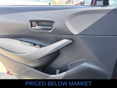 Used 2025 Toyota Corolla LE FWD image 11