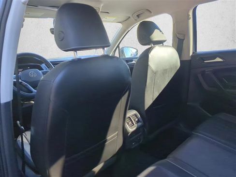Used 2022 Volkswagen Tiguan SE image 17