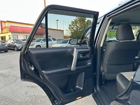 Used 2015 Toyota 4Runner SR5 AWD/4WD image 11