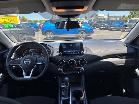 Used 2025 Nissan Sentra SV FWD image 31