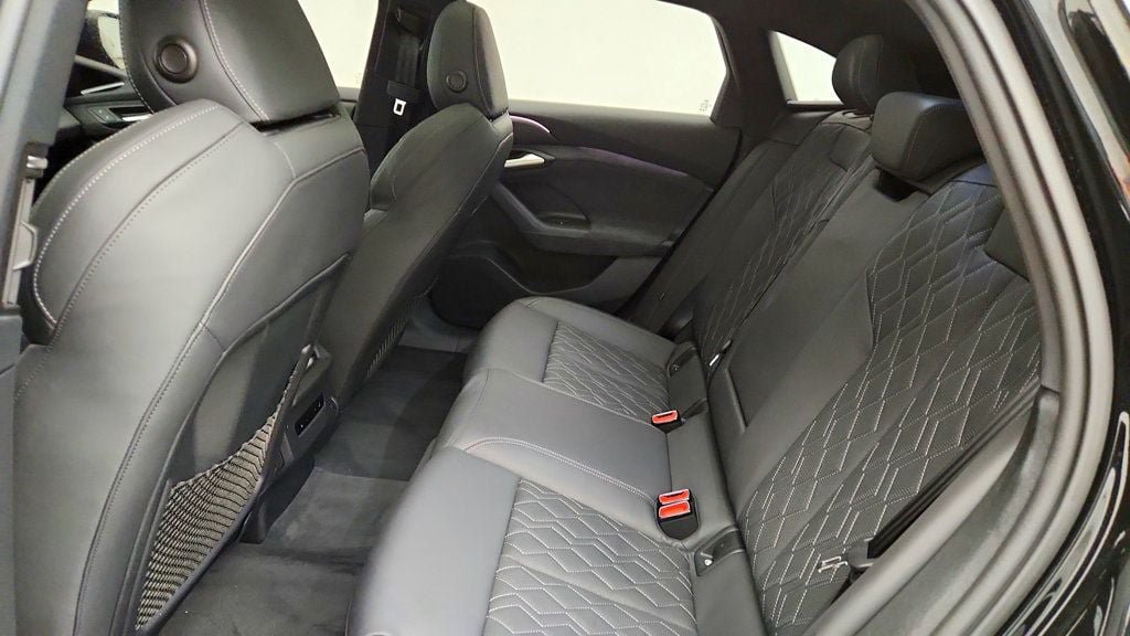 Used 2025 Audi S6 e-tron Premium Plus w/ Premium Plus AWD/4WD image 41