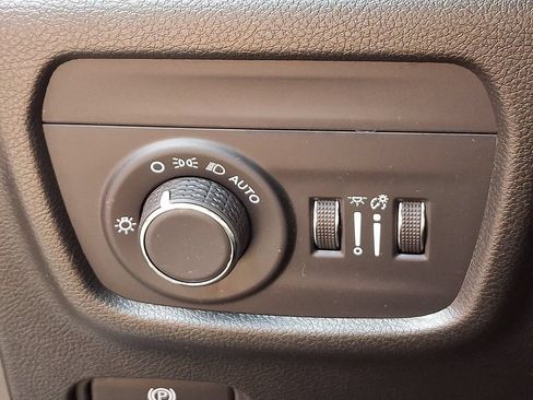 Used 2024 Jeep Grand Cherokee L Laredo w/ Luxury Tech Group I AWD/4WD image 25