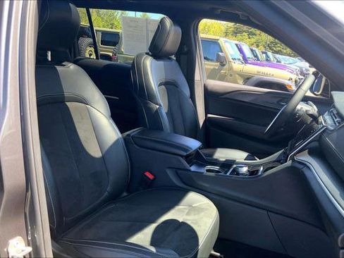 Certified 2025 Jeep Grand Cherokee L Altitude AWD/4WD image 7