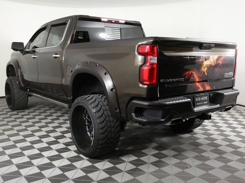 Used 2019 Chevrolet Silverado 1500 High Country w/ Technology Package image 6