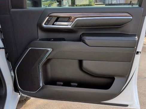 Used 2024 Chevrolet Silverado 2500 LT AWD/4WD image 19