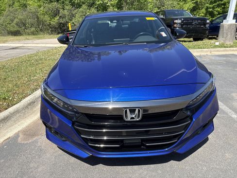 Used 2021 Honda Accord Sport image 3