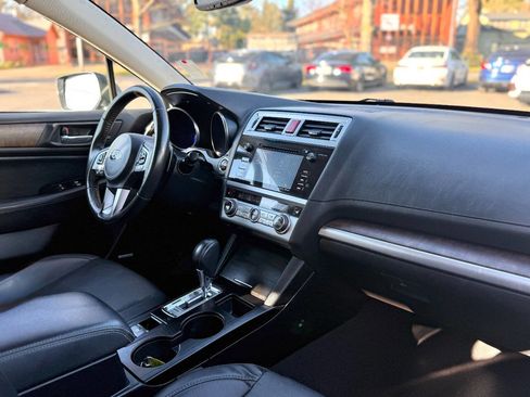 Used 2016 Subaru Outback 2.5i Limited AWD/4WD image 11