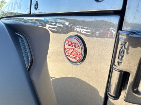 Used 2024 Jeep Wrangler Unlimited Rubicon AWD/4WD image 13