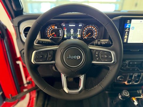 New 2026 Jeep Wrangler Unlimited Sahara AWD/4WD image 19