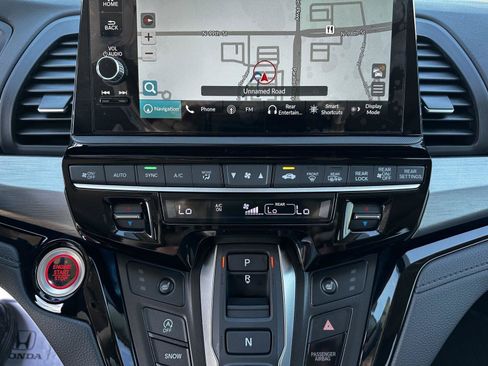 Certified 2026 Honda Odyssey Touring image 17