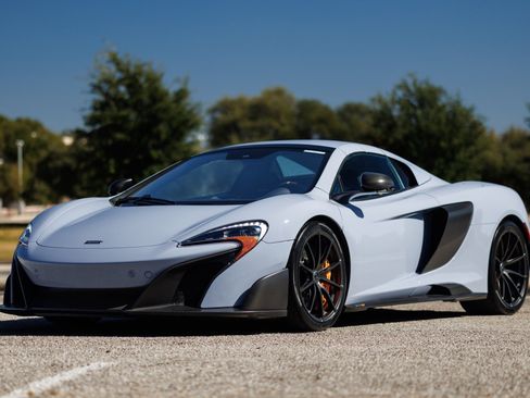 Used 2016 McLaren 675LT Spider image 14