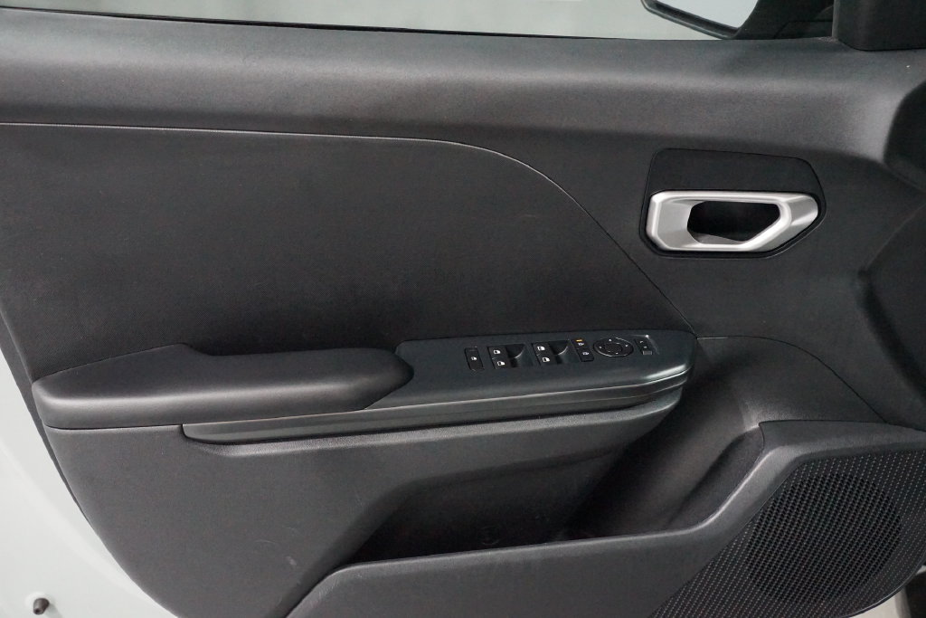 Used 2026 Kia K4 FWD image 27