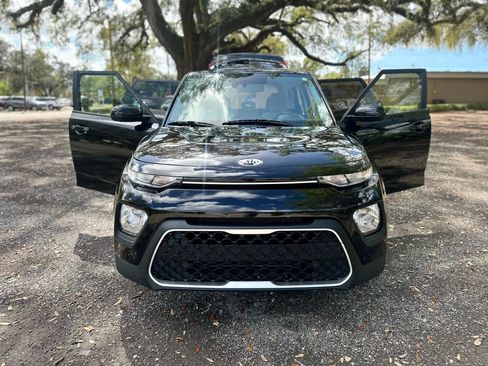 Used 2020 Kia Soul S FWD image 2