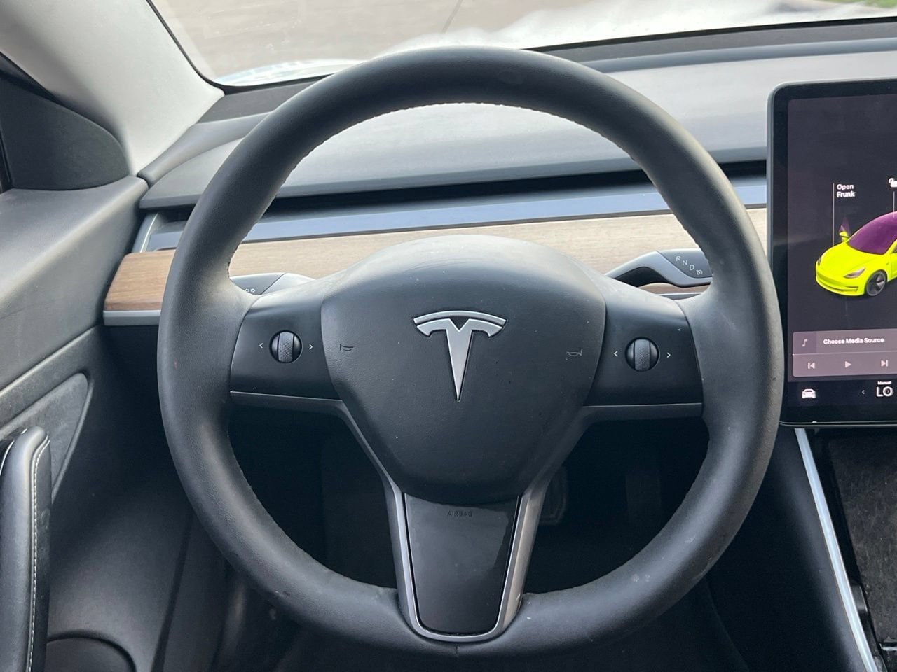 Used 2020 Tesla Model 3 Standard Range Plus RWD image 17