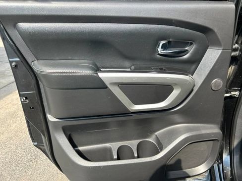 Used 2017 Nissan Titan SL AWD/4WD image 34