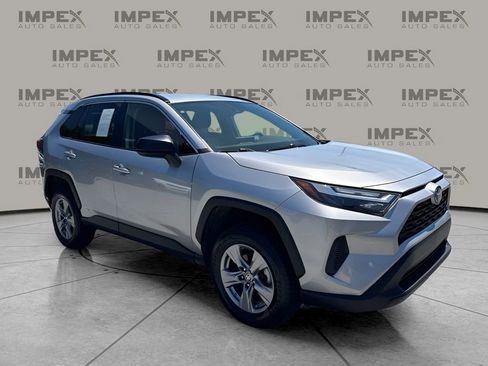 Used 2023 Toyota RAV4 LE AWD/4WD image 6