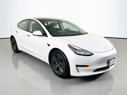 Used 2023 Tesla Model 3 Standard Range RWD image 4