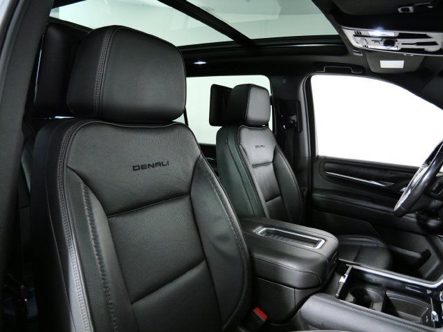 Used 2023 GMC Yukon XL Denali AWD/4WD image 10