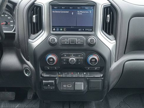 Used 2021 Chevrolet Silverado 1500 LT AWD/4WD image 29