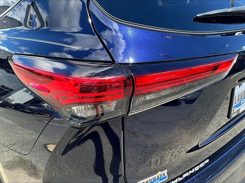 Used 2023 Toyota Highlander XLE AWD/4WD image 33